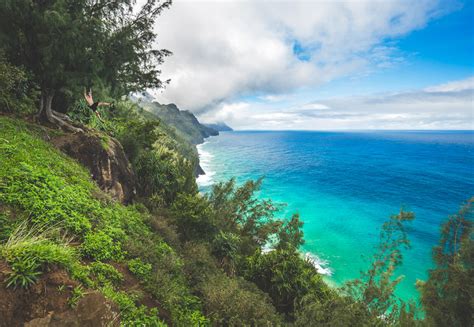 HANAKAPIAI FALLS TRAIL ON KAUAI, HAWAII - Journey Era