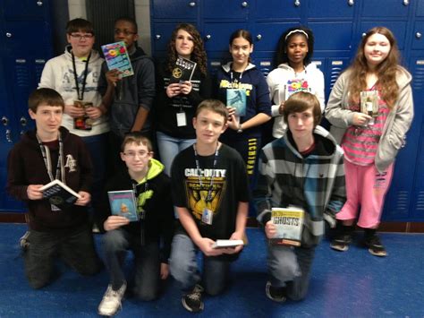 Talking Taylor Schools: HOOVER MIDDLE SCHOOL: Students receive free books