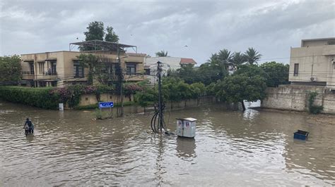 Karachi submerged in floods, Pakistanis ask govt about its 'rain emergency plan'