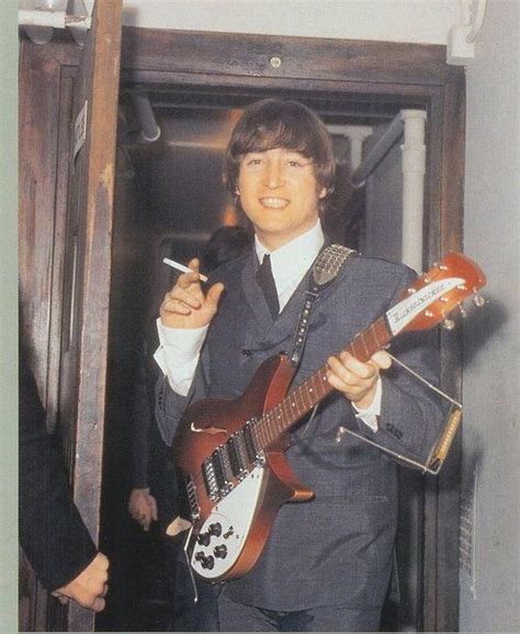 John Lennon. Foto Beatles, Beatles Rare, Beatles Guitar, John Lennon Beatles, Beatles Photos ...