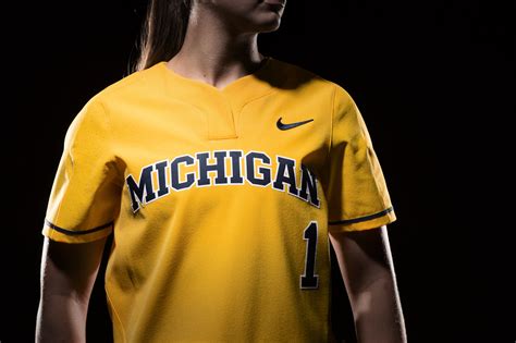 Uniforms — Michigan | Nike