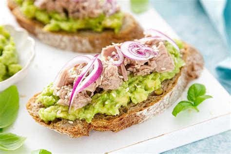 Open-faced Tuna Sandwich Recipe With Avocado Is Tasty Healthy Food – HoHoHek