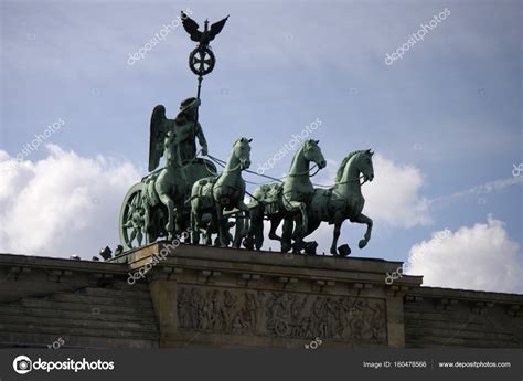 Quadriga of Brandenburg Gate – Stock Editorial Photo © 360ber #160478566