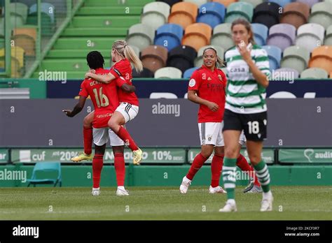 SL Benfica players celebrate the championship during the game for Liga ...