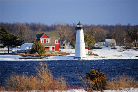 Rock Island Lighthouse Photograph by David Simons