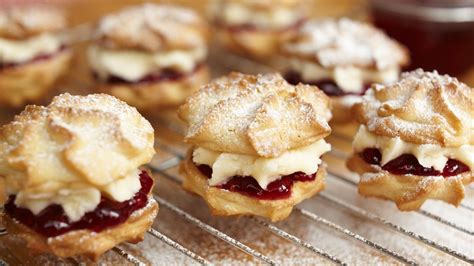 Viennese whirl biscuits | Recipe in 2020 | Food processor recipes, Biscuit recipe, Food