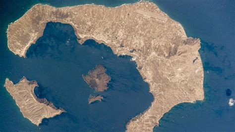 Greece’s Santorini volcano erupts more often when sea level drops