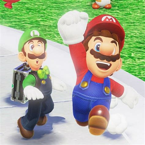 Luigi looks confused | Super mario nintendo, Super mario bros, Mario and luigi