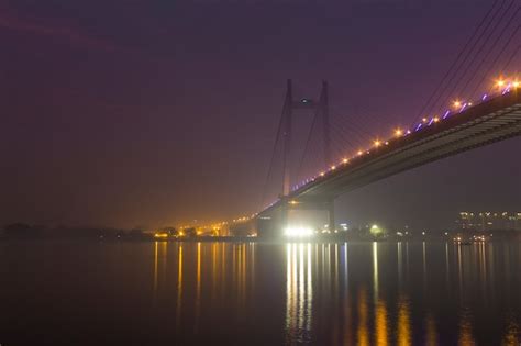 Premium Photo | Evening at vidyasagar setu by the river ganges in kolkata