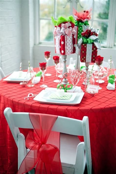 40 Christmas Table Decoration Ideas - Bored Art