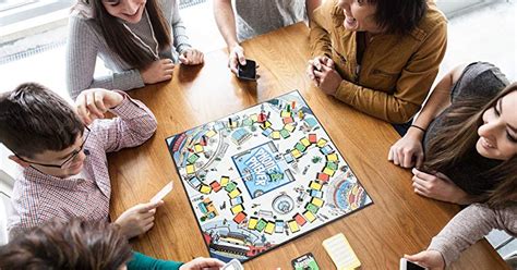 The 4 Best Board Games For Large Groups