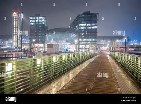 Berlin station hi-res stock photography and images - Alamy