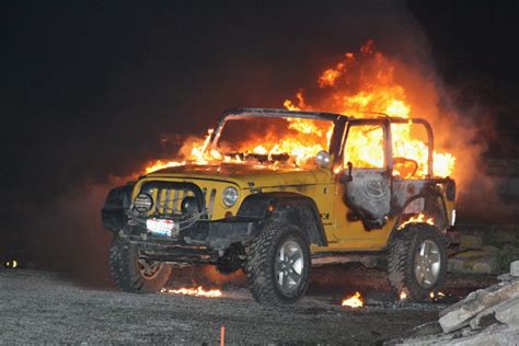 TMCNEWS.NET: JEEP FOUND ON FIRE