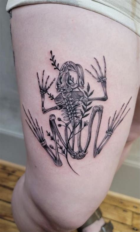 frog skeleton tattoo | Skeleton tattoos, Mushroom tattoos, Leg tattoos