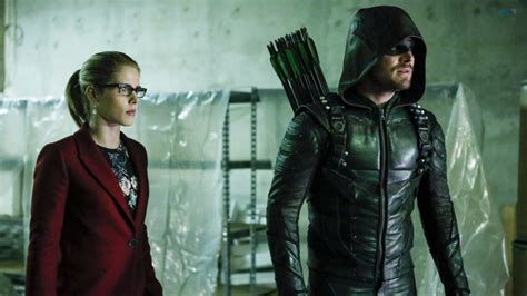 Will that 'Arrow' death bring Oliver and Felicity closer together ...