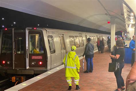 5 Metro Orange Line stations reopen after upgrades - WTOP News