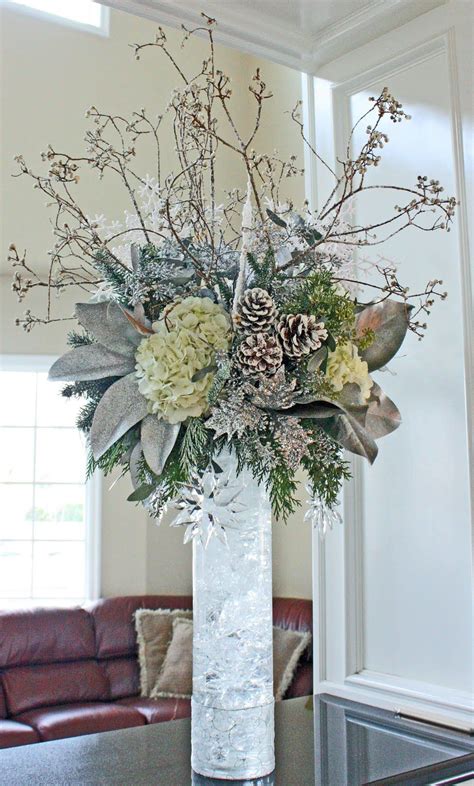 Christmas flower arrangements, Winter floral arrangements, Christmas ...