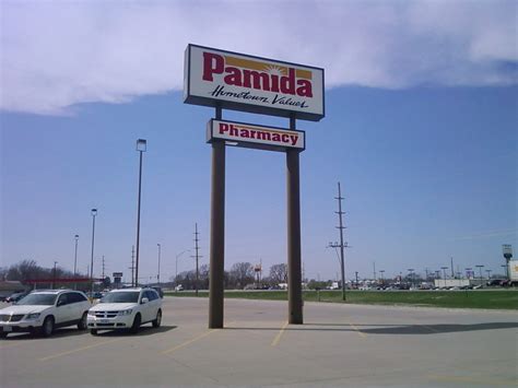 Pamida - Perry, Iowa sign by IA HWY 141. | In the background… | Flickr