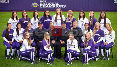 uw-softball-team-photo | Huskies Photo Store | Red Box Pictures