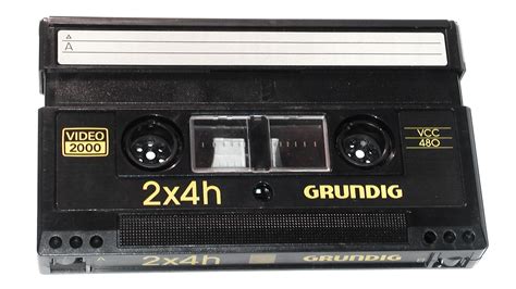 Betamax vs VHS was only the tip of the iceberg for the format wars of the 80's