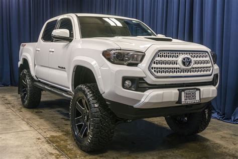 Toyota Tacoma 4x4 Lifted - amazing photo gallery, some information and specifications, as well ...