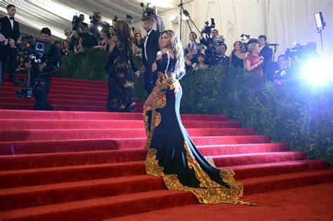 Beyonce in extra Givenchy at the 2013 MET Gala|Lainey Gossip ...