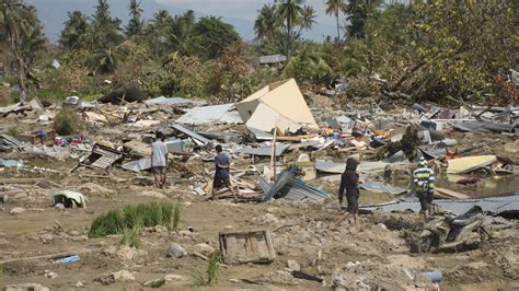 Survivors Recall Deadly Earthquake And Tsunami In Indonesia : NPR