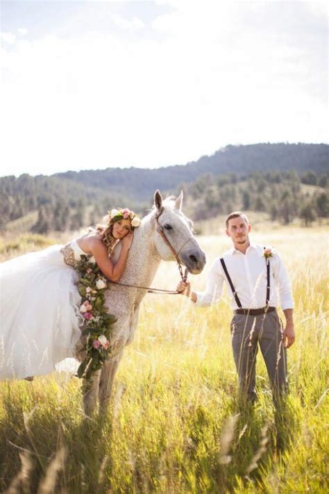 bride and groom photos which truly are Unique... #brideandgroomphotos (With images) | Horse ...