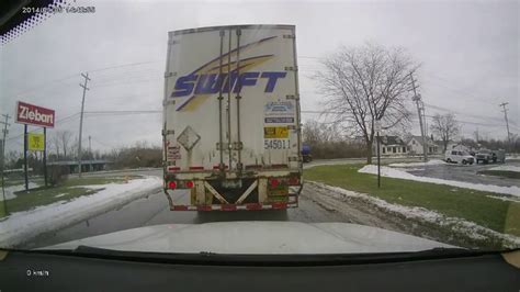 That’s Why You Should Never Stay Behind A Swift | Swift Trucking fails |... | Swift, Trucks, Fails