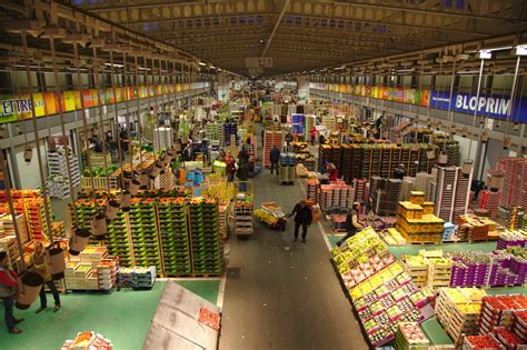 Gigantic - Rungis Wholesale Market, Paris / France - Food & Farmers' Markets