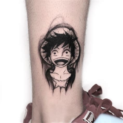 The style "Blackwork" in Brazilian tattoo | Tatuagens de anime, Tatuagem one piece, Tatuagem