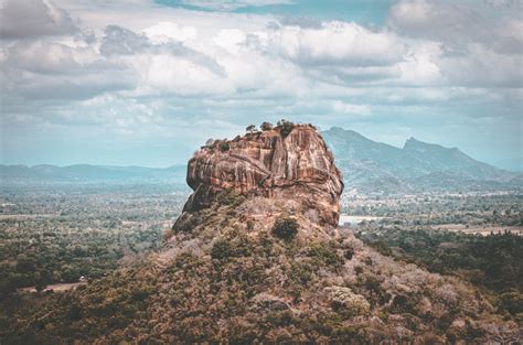 🔥 [10+] Sigiriya Lion Rock Wallpapers | WallpaperSafari