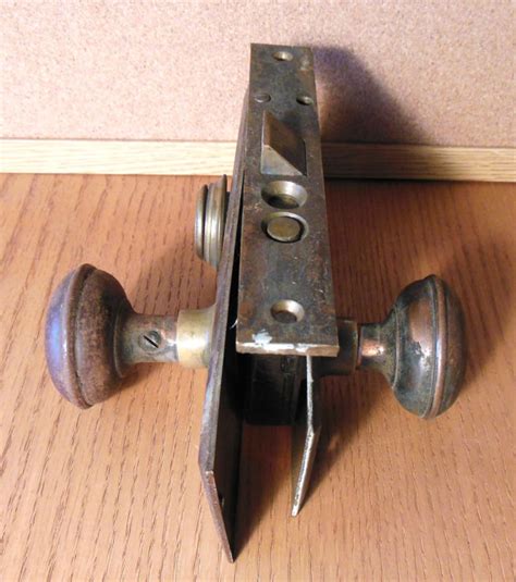 Door knob lock mechanism – Door Knobs