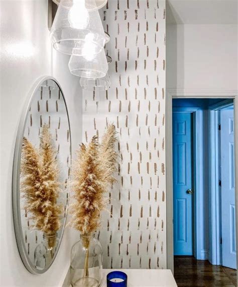 Bathroom With Gold And White Modern Wallpaper - Soul & Lane