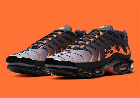 Nike Air Max Plus Black Orange DD7111-002 Release | SneakerNews.com