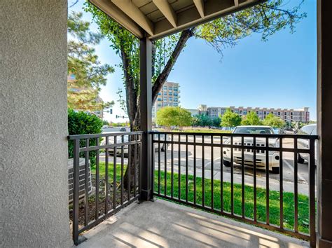 Photos and Tours of Addison Apartments at the Park | Addison