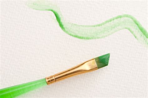 Free Stock Photo 12172 Squiggly green line with paint brush | freeimageslive
