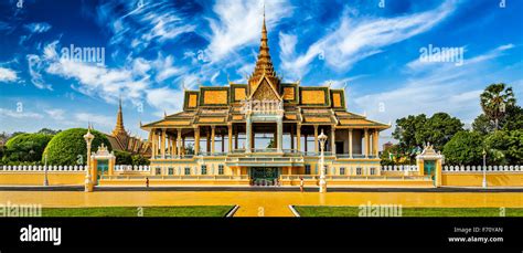 Phnom Penh Royal Palace complex Stock Photo - Alamy