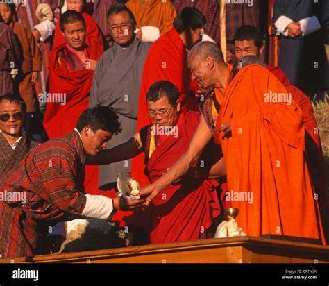 Bhutan, Trongsa, festival, prize awarding by the monks Stock Photo - Alamy