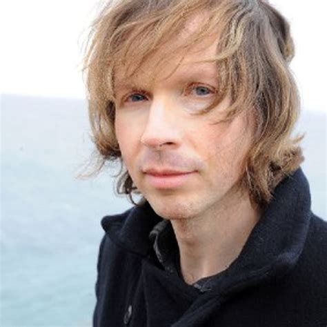 Beck Hansen busca nueva conexión con "Song Reader" - Primera Hora