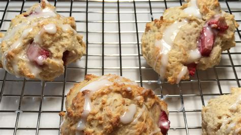 These strawberry biscuits are easy to make healthy snack