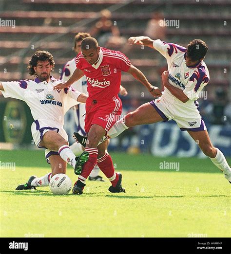 STAN COLLYMORE LIVERPOOL V FIORENTINA LIVERPOOL V FIORENTINA 30 July 1995 Stock Photo - Alamy