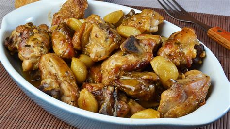 Receta de pollo en salsa al ajillo - Unareceta.com