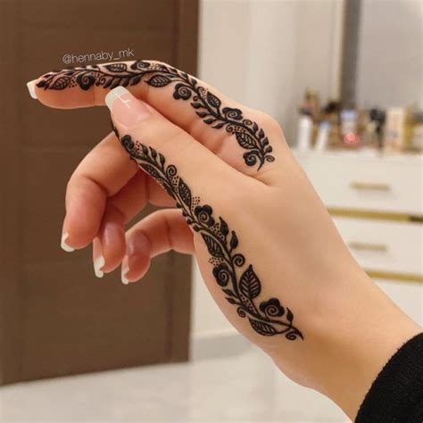 30+ Stylish and Elegant Finger Mehndi Designs - Tikli