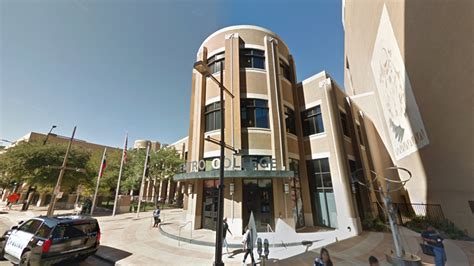 Lockdown lifted at El Centro College in downtown Dallas; fleeing suspects nabbed | wfaa.com