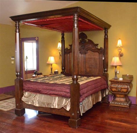 Sold at Auction: VICTORIAN 4 POSTER CANOPY BED