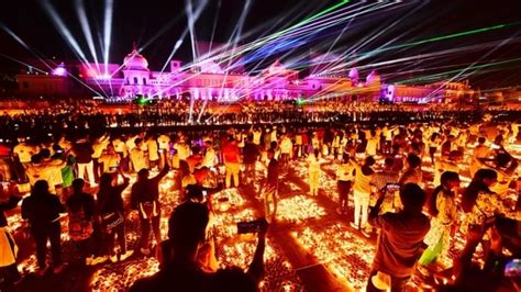 Diwali 2021: Ayodhya glitters with diyas as state observes Deepotsav ...