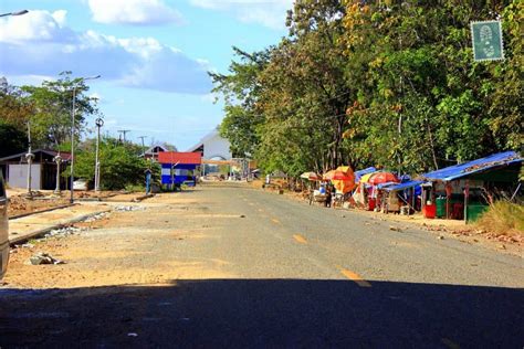 Cambodia - Laos Border Crossing - eTramping.com