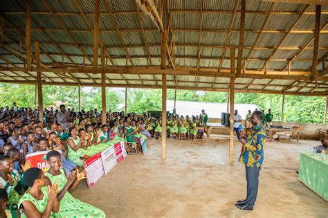 Education Minister Dr. Yaw Osei Adutwum Inspires and Supports Assin State College – GESHub