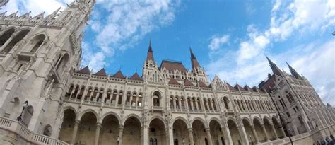 Hungarian Parliament visit with tour guide | Where To Go In